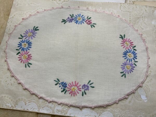 Oval vintage doily - #25 - Image 2