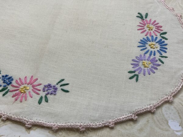 Oval vintage doily - #25 - Image 3